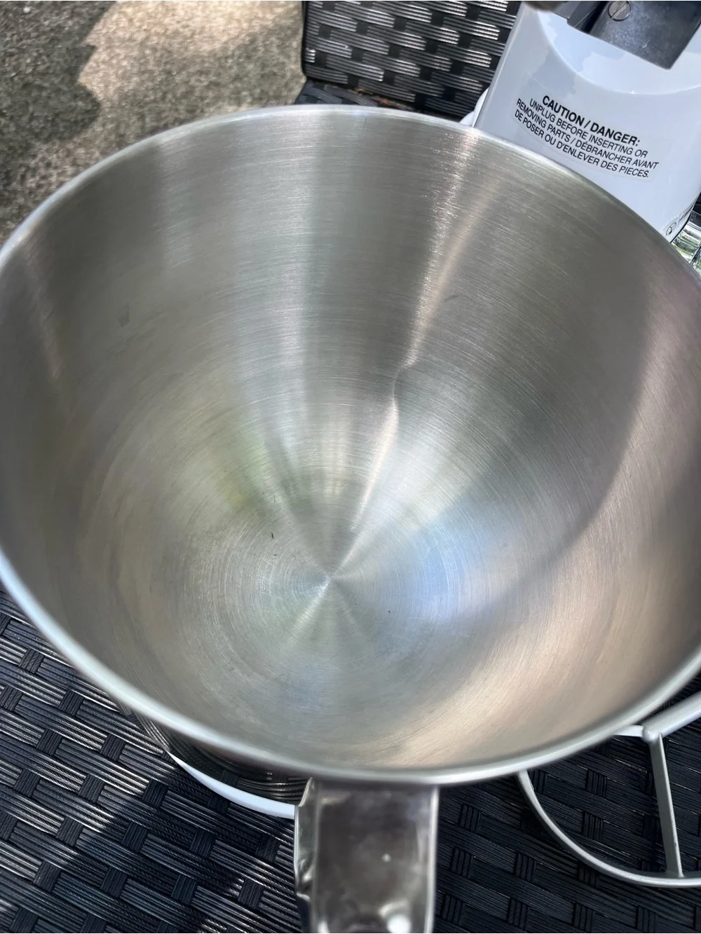 Cuisinart White Tilt-Head Stand Mixer with Stainless Bowl and Splash Guard